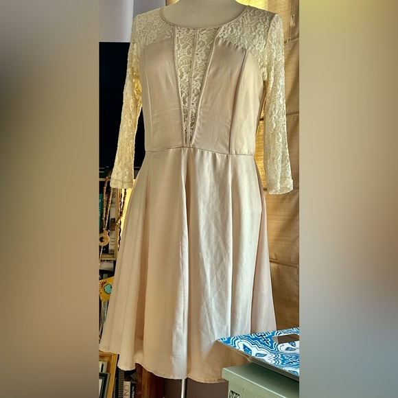 Partial lace dress by Soieblu - Picture 5 of 5